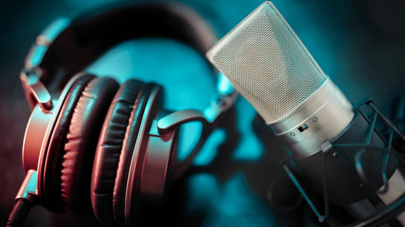 eli-proudly-presents-ama-ask-me-anything-with-clo-david-james-2