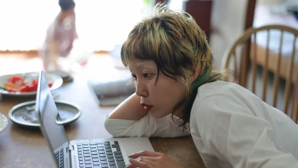 gen-z-workers-blame-parental-overprotection-for-workplace-skill-gaps-and-underpayment