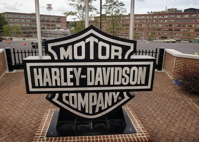 harley-davidson-navigates-critical-restructuring-amidst-global-sales-decline-and-strategic-pivot