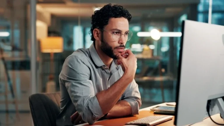 the-future-of-workforce-development-how-immersive-learning-is-redefining-corporate-training-standards-in-the-digital-age