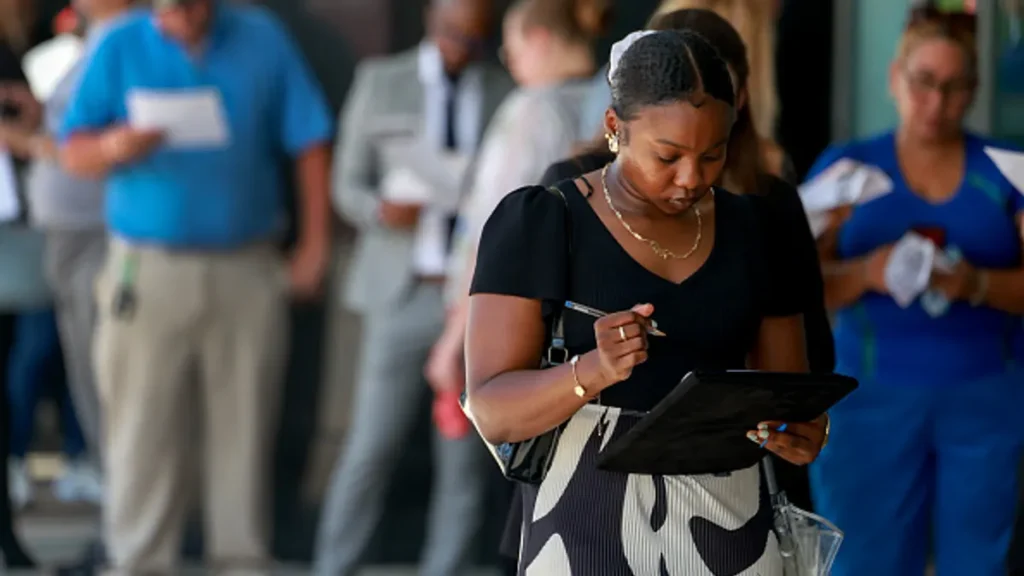 the-opacity-of-modern-hiring-how-communication-gaps-drive-job-seekers-to-apply-en-masse-overwhelming-hr-systems