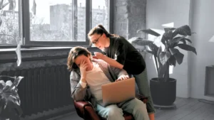 the-open-office-paradox-new-research-links-constant-proximity-to-increased-workplace-bullying