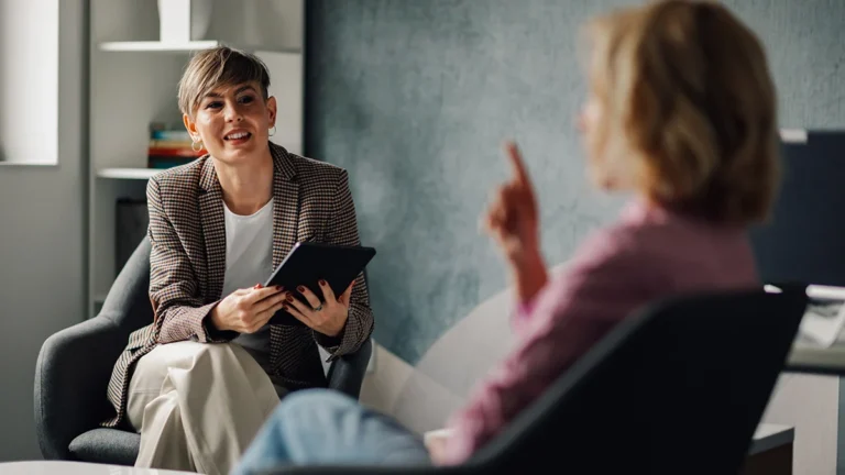 the-seven-core-qualities-that-define-effective-leadership-and-drive-organizational-success