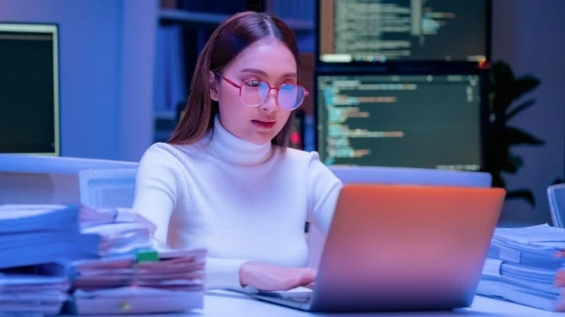 the-strategic-evolution-of-microlearning-how-global-enterprises-are-leveraging-bite-sized-content-to-drive-performance-and-operational-agility