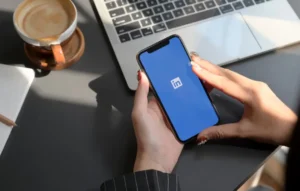 your-linkedin-feed-is-failing-you-why-authentic-executive-thought-is-no-longer-optional-1