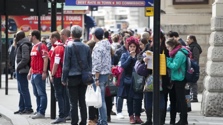 a-pervasive-crisis-over-5-million-uk-workers-suffer-clear-employment-rights-violations-major-study-reveals