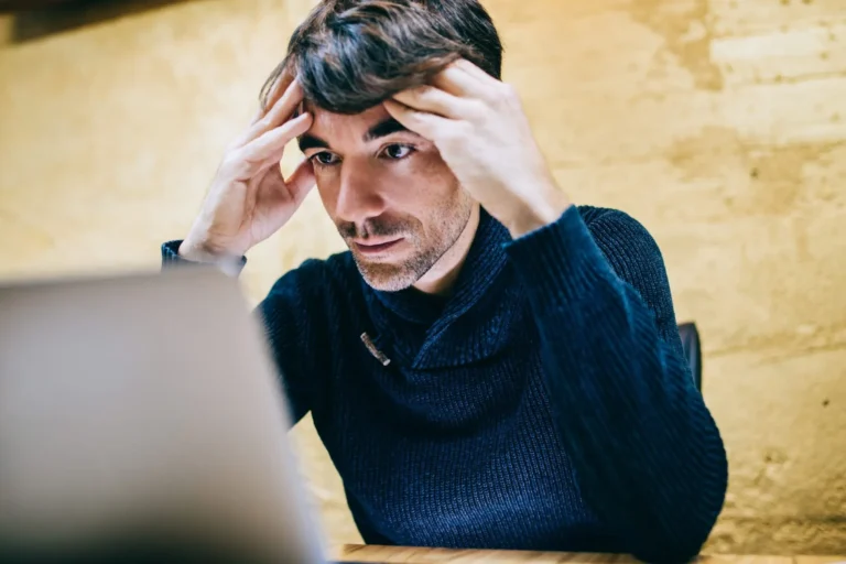 ai-employees-a-double-edged-sword-creating-scapegoats-and-diminishing-human-performance