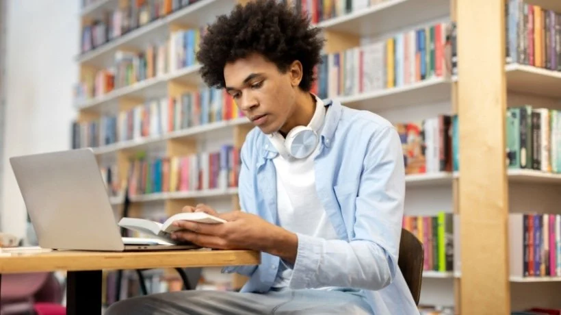 from-correspondence-to-connectivity-the-comprehensive-history-and-future-of-blended-learning-in-modern-education
