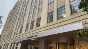 lawsuit-alleging-supervisor-slapped-and-tried-to-kiss-employee-can-go-to-trial-court-says