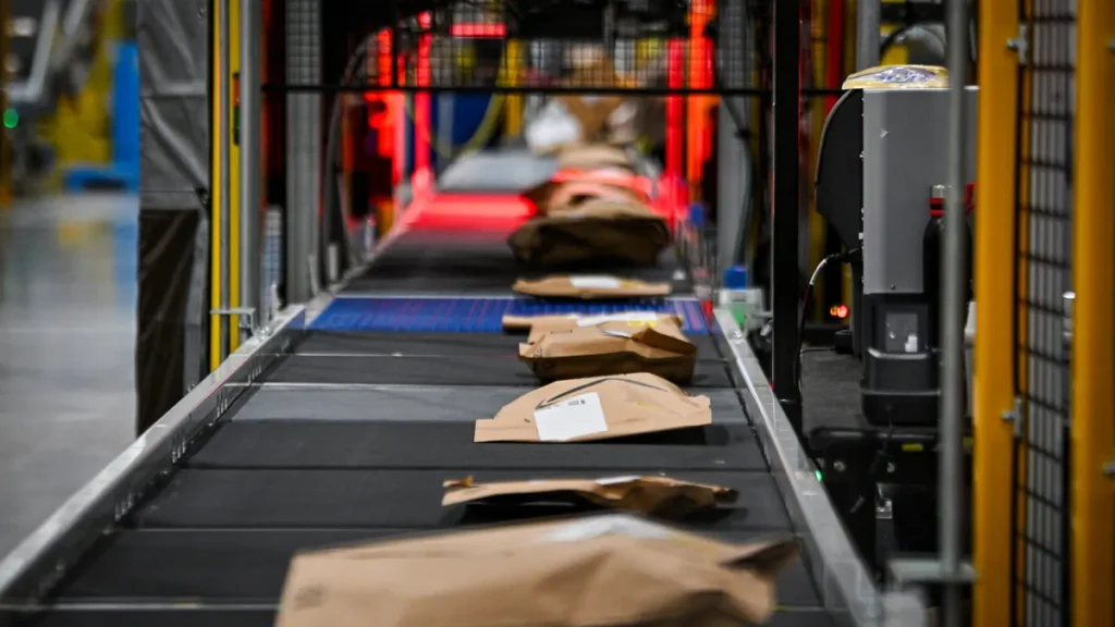michigan-federal-court-allows-amazon-workers-retaliation-claim-over-homophobic-harassment-to-proceed-to-trial-citing-pretextual-termination