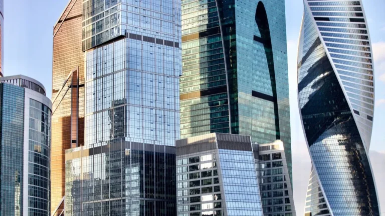 office-distress-mounts-in-cmbs-market-as-hybrid-work-continues-to-reshape-workplace-real-estate