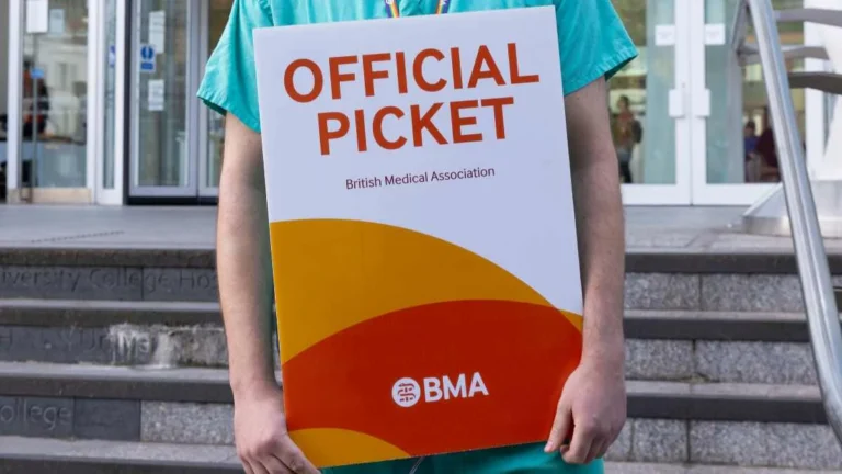 resident-doctors-in-england-announce-16th-walkout-in-prolonged-dispute-over-pay-and-working-conditions