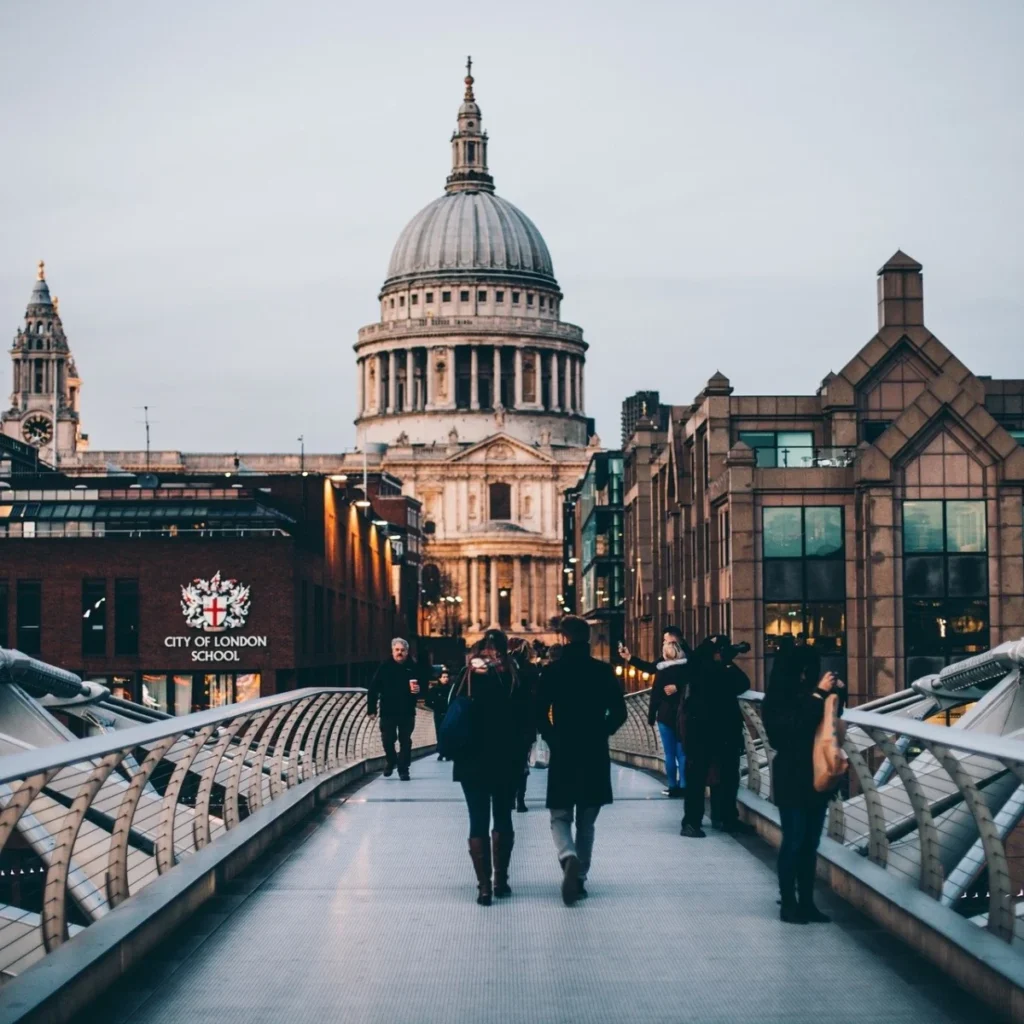 the-surge-in-office-fit-out-costs-driven-by-demand-for-premium-spaces-and-supply-shortages