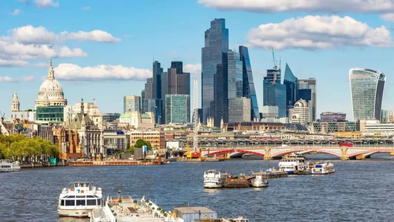 uk-economy-defies-geopolitical-tensions-with-robust-0-6-growth-in-q1-2026-though-domestic-political-instability-looms