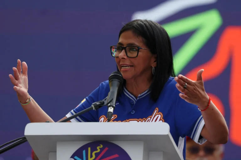 venezuelas-acting-president-announces-minimum-income-and-pension-hikes-amidst-widespread-protests