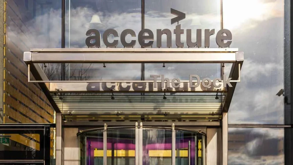ais-ascendance-demands-radical-c-suite-restructuring-with-hr-at-the-forefront-of-a-hybrid-human-ai-workforce