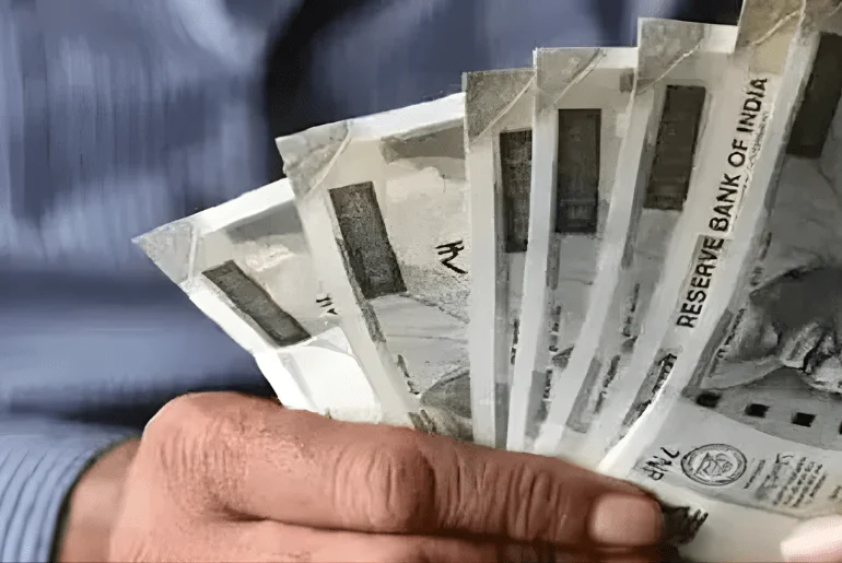 keralas-fiscal-tightrope-upcoming-budget-grapples-with-long-awaited-pay-revision-amidst-mounting-financial-constraints-and-employee-expectations