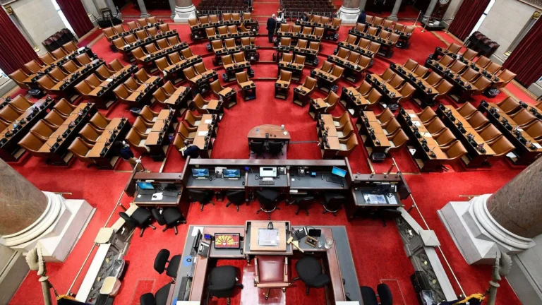 new-york-assembly-advances-bill-to-combat-ghost-jobs-and-mandate-hiring-transparency