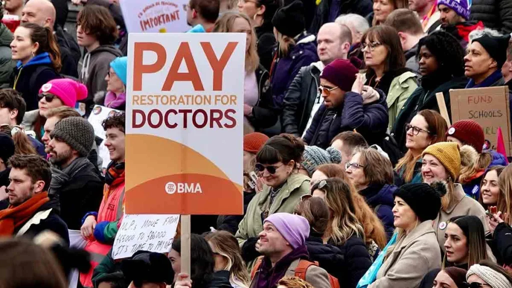 resident-doctor-strikes-in-england-called-off-following-last-minute-government-offer-paving-way-for-crucial-member-referendum