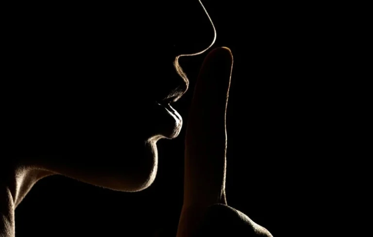 the-cost-of-silence-leaders-who-delay-difficult-conversations-pay-a-hefty-price