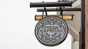 a-pizza-express-worker-from-the-us-has-won-a-case-for-race-harassment-after-a-colleague-told-him-to-go-back-to-your-country-you-fking-yank