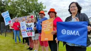 consultant-doctors-in-england-vote-for-industrial-action-signalling-escalation-in-nhs-pay-disputes