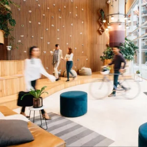 most-senior-business-leaders-expect-ai-to-drive-workforce-growth-and-job-redesign-not-mass-redundancies-global-jll-survey-reveals