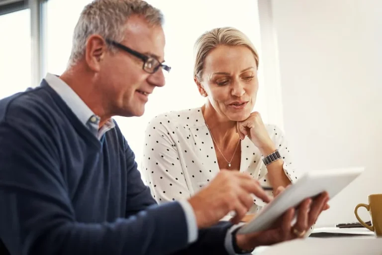 the-ai-paradox-in-employee-benefits-employers-eager-employees-wary-as-trust-emerges-as-the-critical-bridge