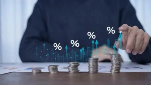 the-gap-in-pay-between-the-average-ftse-100-chief-executive-and-a-typical-uk-worker-has-reached-its-widest-in-eight-years-according-to-research