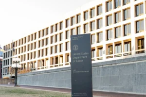 u-s-department-of-labor-poised-to-propose-rule-easing-health-plan-electronic-information-delivery-signaling-major-shift-for-employers-and-employees