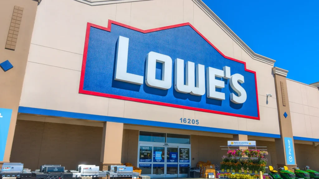 derogatory-name-calling-even-from-customers-can-entangle-employers-in-costly-lawsuits-the-lowes-case-highlights-hrs-critical-role