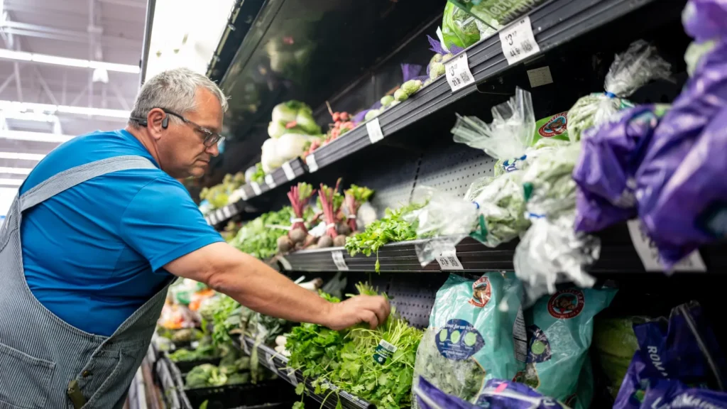 economic-headwinds-and-insufficient-savings-compel-growing-number-of-workers-to-postpone-retirement