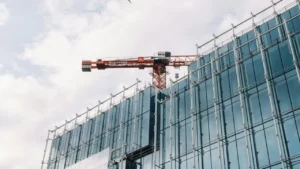 europes-office-market-experiences-widening-divide-between-availability-and-desirability-fueling-prime-rent-growth-amidst-limited-new-development