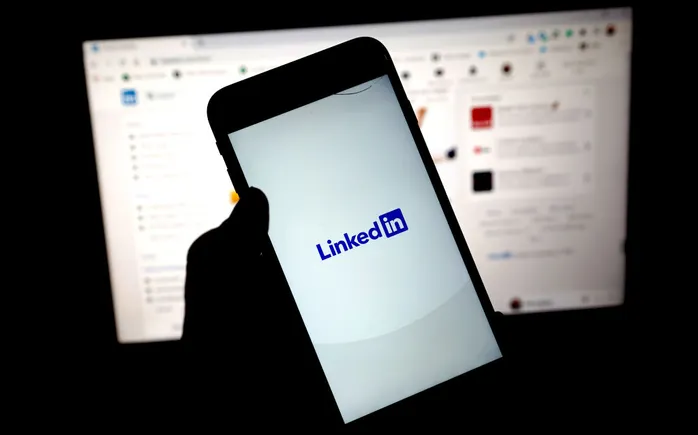 linkedin-implements-new-ai-content-reporting-feature-amidst-broader-industry-push-for-digital-authenticity