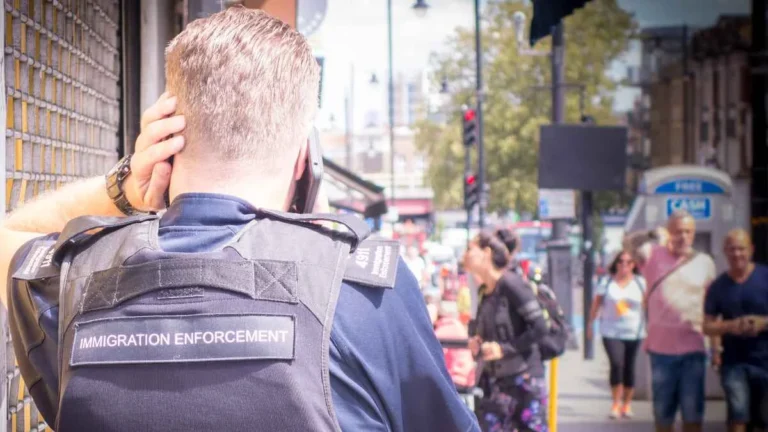 reform-uks-controversial-tip-off-scheme-for-illegal-workers-sparks-widespread-criticism