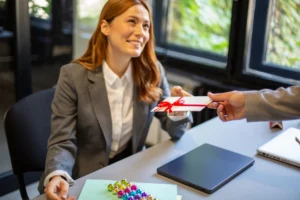 the-state-of-employee-recognition-unlocking-engagement-through-consistent-and-embedded-practices