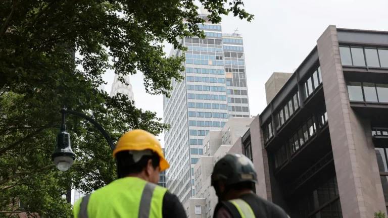 u-s-labor-market-signals-potential-downturn-with-unexpected-job-losses-in-july-2026-economists-warn-of-rough-patch