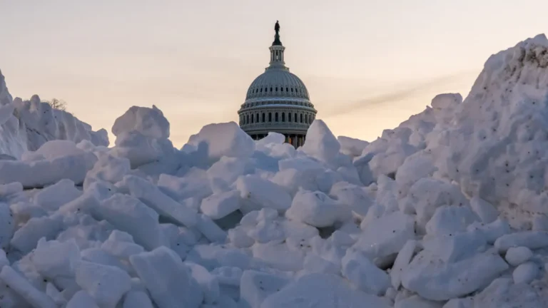 workers-grapple-with-unprepared-employers-amid-escalating-weather-and-infrastructure-disruptions-new-survey-reveals