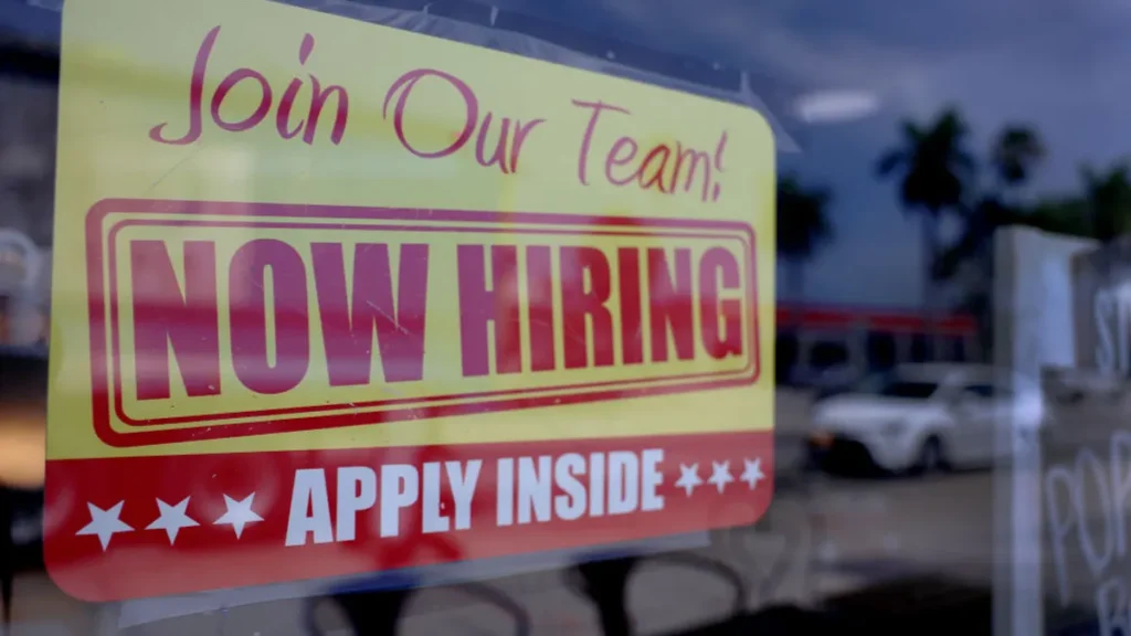 a-prolonged-recruitment-cycle-a-quarter-of-employers-report-slowdown-in-time-to-hire