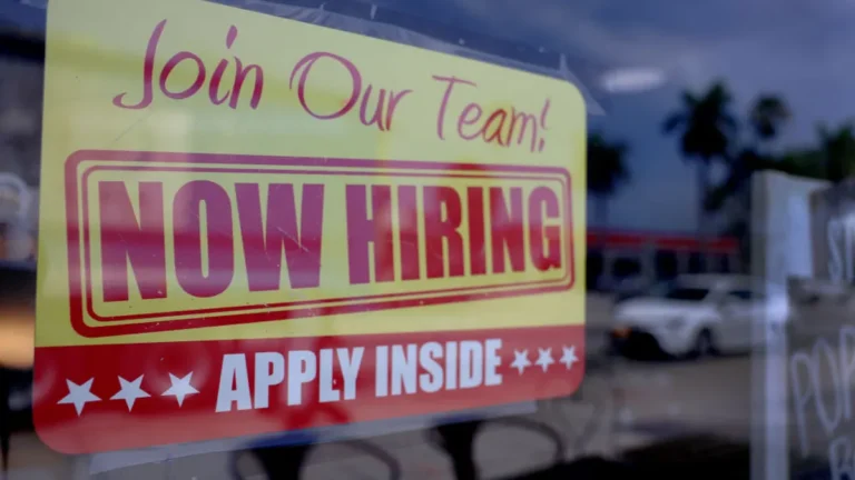 a-prolonged-recruitment-cycle-a-quarter-of-employers-report-slowdown-in-time-to-hire