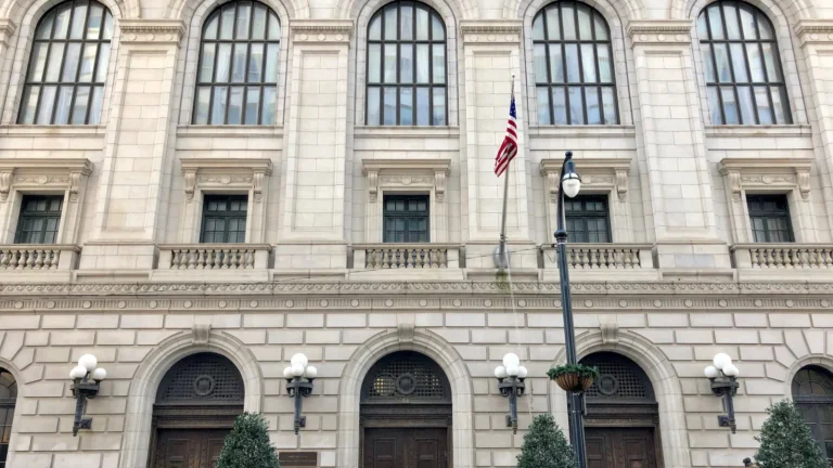 eleventh-circuit-reinstates-race-bias-lawsuit-against-coal-bed-and-pate-holdings-citing-convincing-mosaic-of-discrimination-evidence