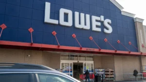 lowes-foundation-spearheads-major-coalition-to-combat-u-s-skilled-trades-shortage-with-250-million-investment-and-ambitious-training-goals