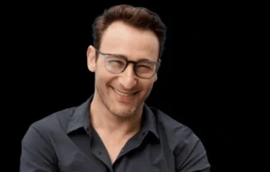simon-sinek-reminds-ceos-not-to-let-ai-replace-your-essential-storytelling-skills