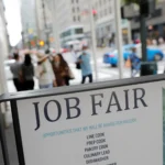 us-unemployment-claims-unexpectedly-dip-signaling-labor-market-resilience-amid-inflationary-pressures