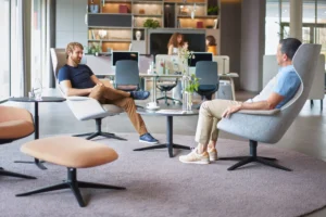 ai-isnt-replacing-meetings-its-changing-their-purpose